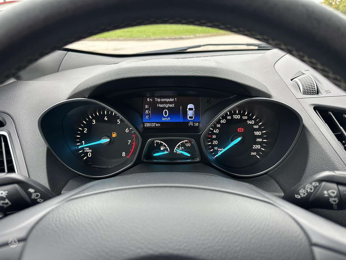 Ford Kuga, 1.5 l., off-road / crossover