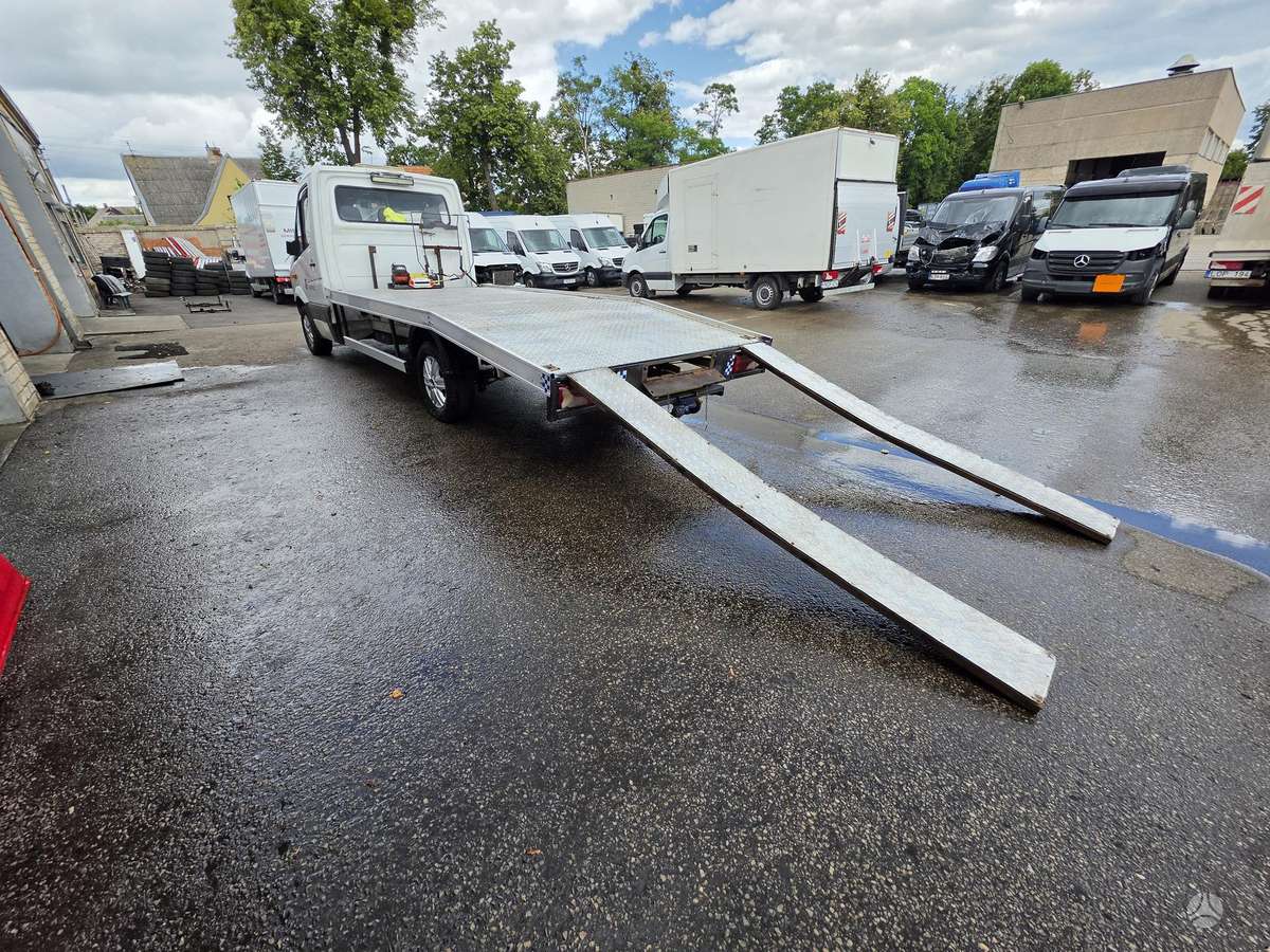 Mercedes-Benz Sprinter, cargo vans
