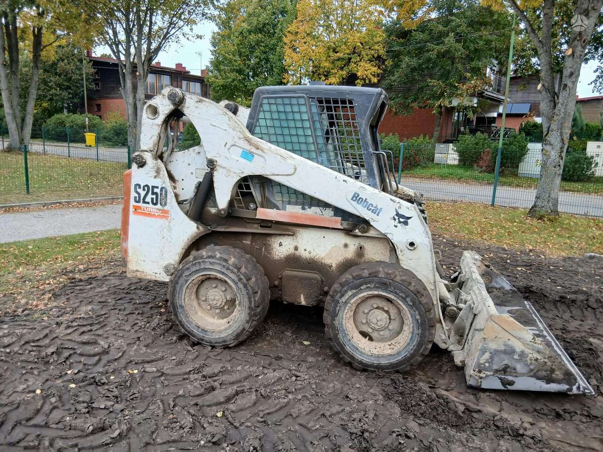 Bobcat S250, mini loaders