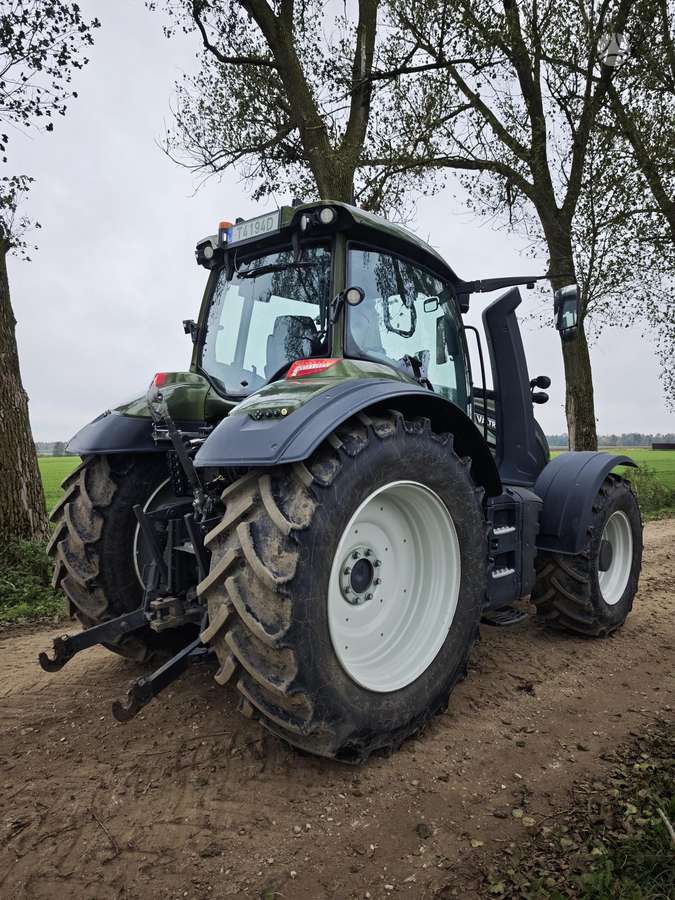 Valtra T235 VERSU GPS, тракторы
