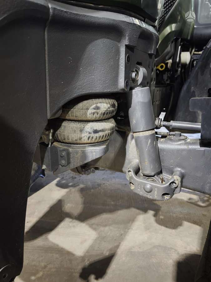 Valtra T235 VERSU GPS, tractors