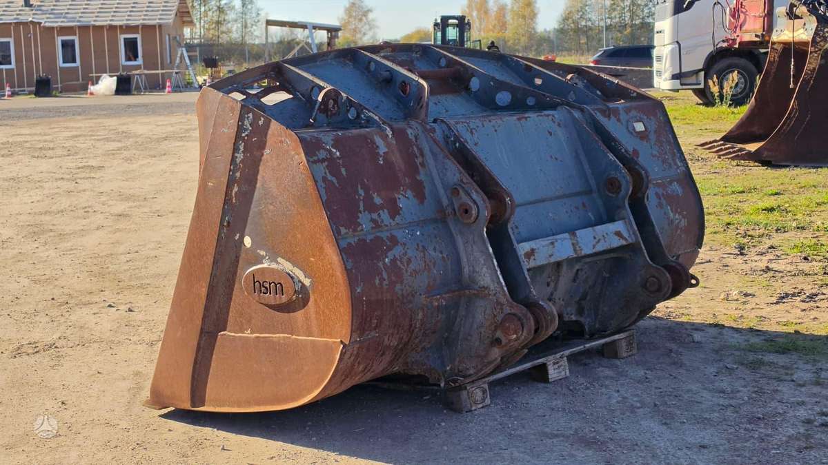 -Kita- Liebherr L542, buckets