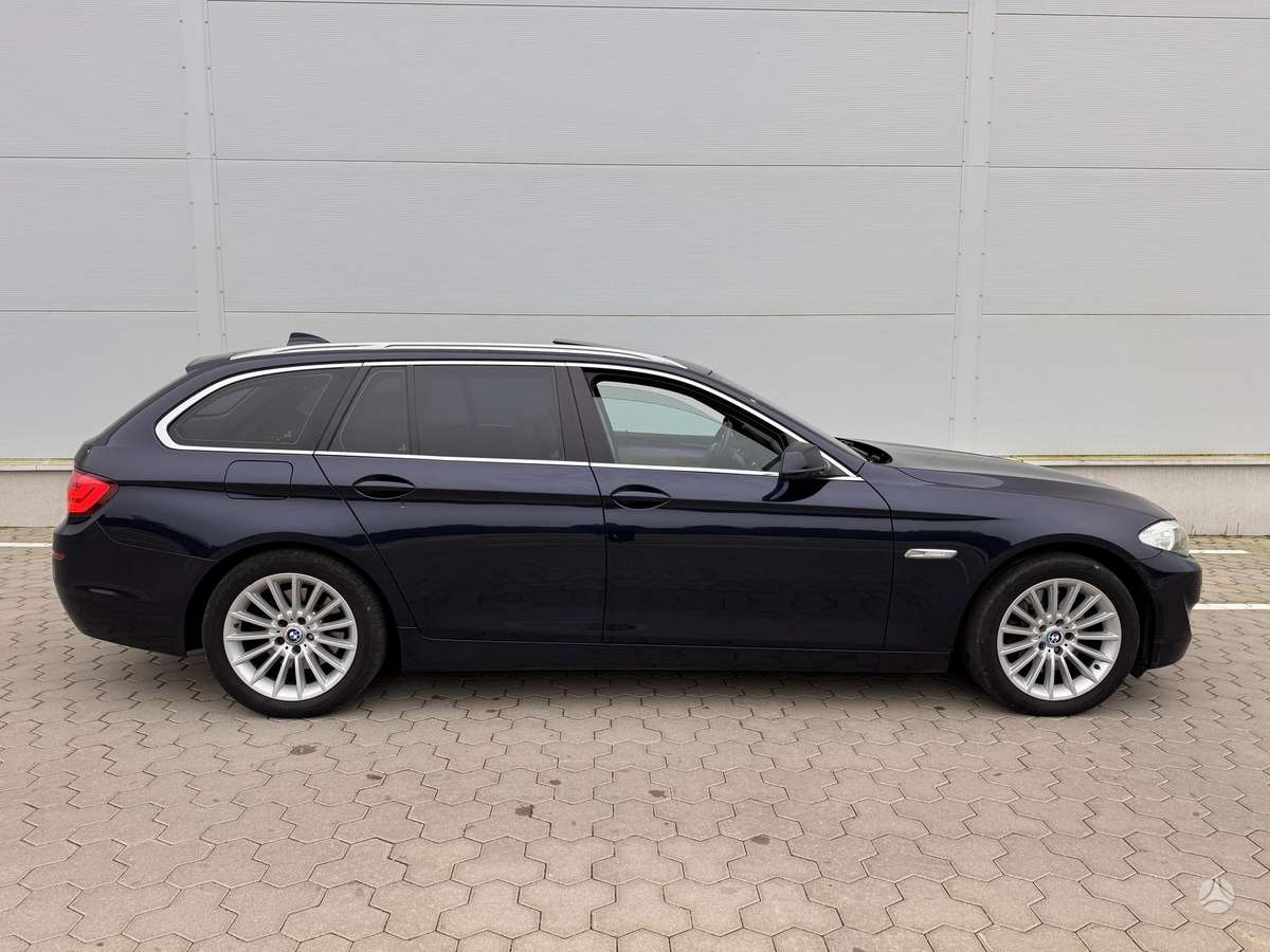 BMW 525, universalas