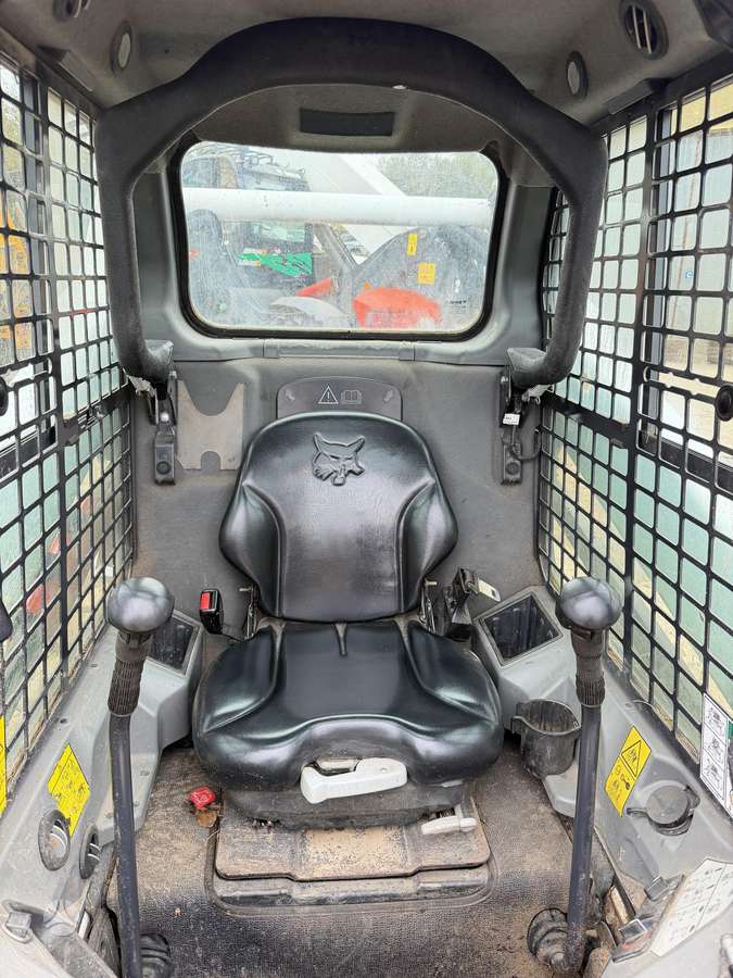Bobcat T590, mini loaders