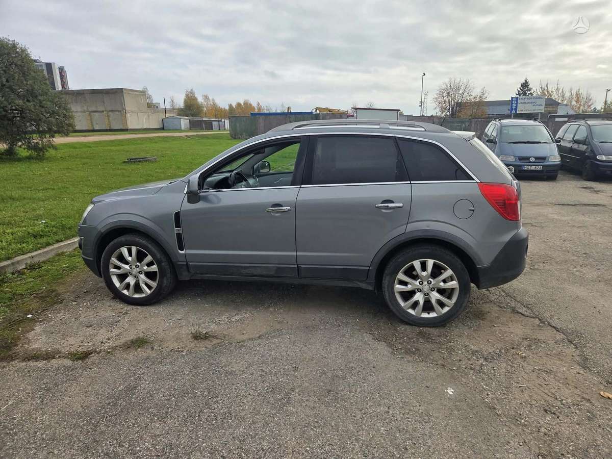 Opel Antara, 2.2 l., off-road / crossover