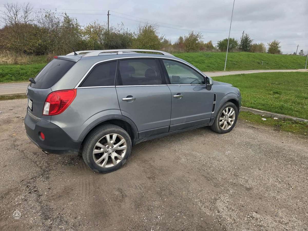 Opel Antara, 2.2 l., off-road / crossover
