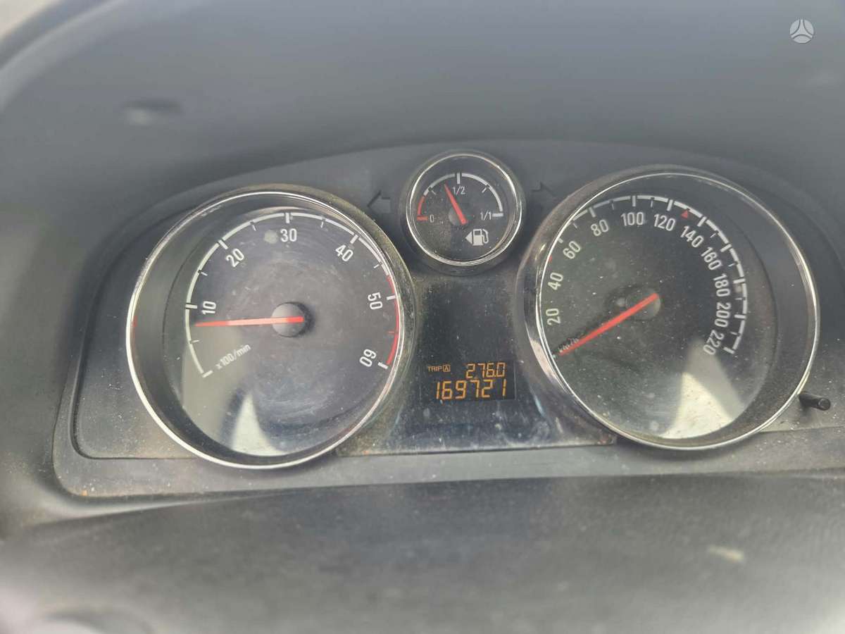 Opel Antara, 2.2 l., off-road / crossover