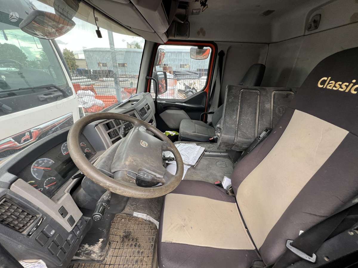 Volvo FL 4X2, kietašoniai