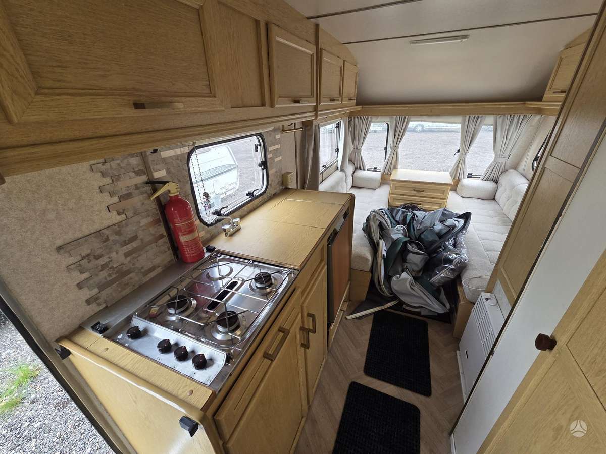 Abbey Piper, caravans