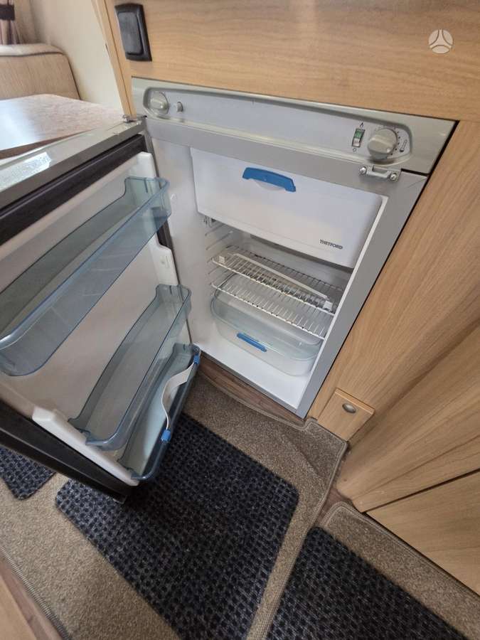 Compass Venture, caravans