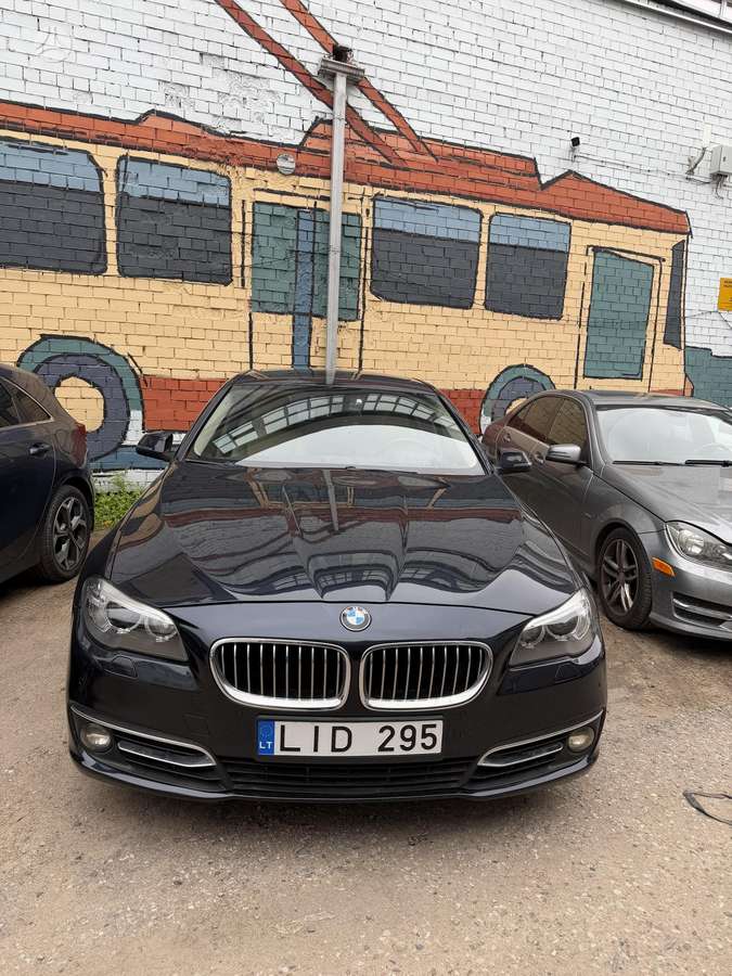 BMW 528, 2.0 l., Седан