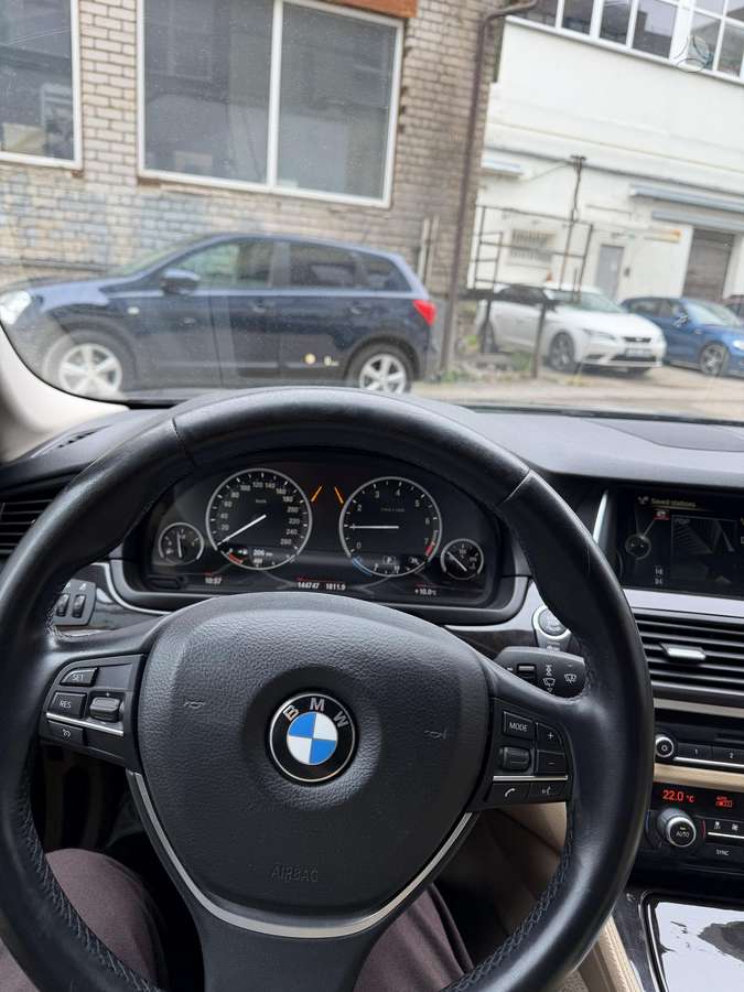 BMW 528, 2.0 l., Седан