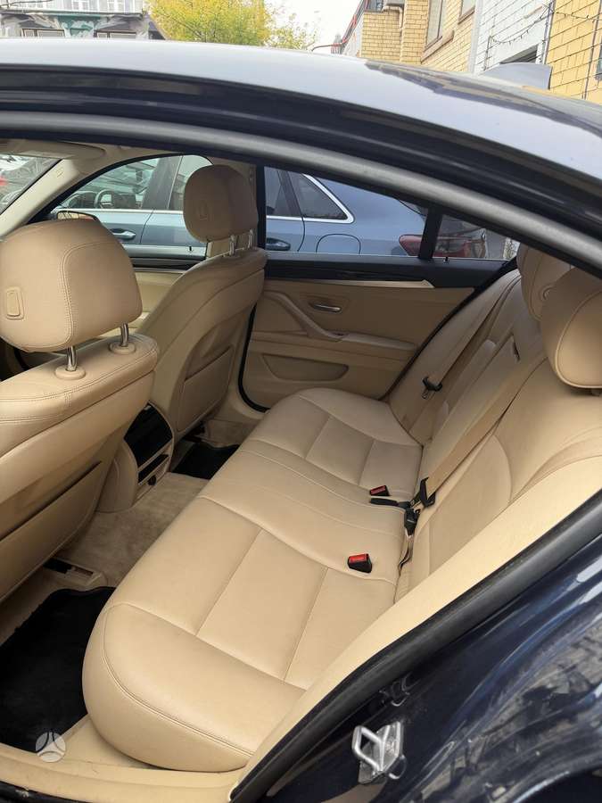 BMW 528, 2.0 l., Седан