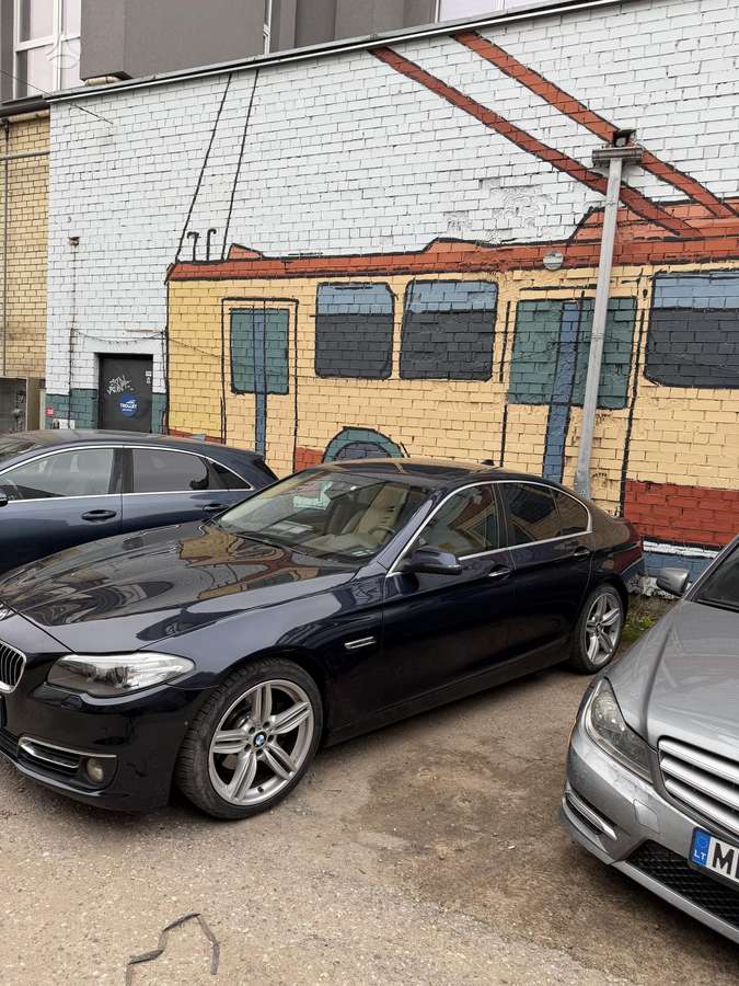 BMW 528, 2.0 l., Седан