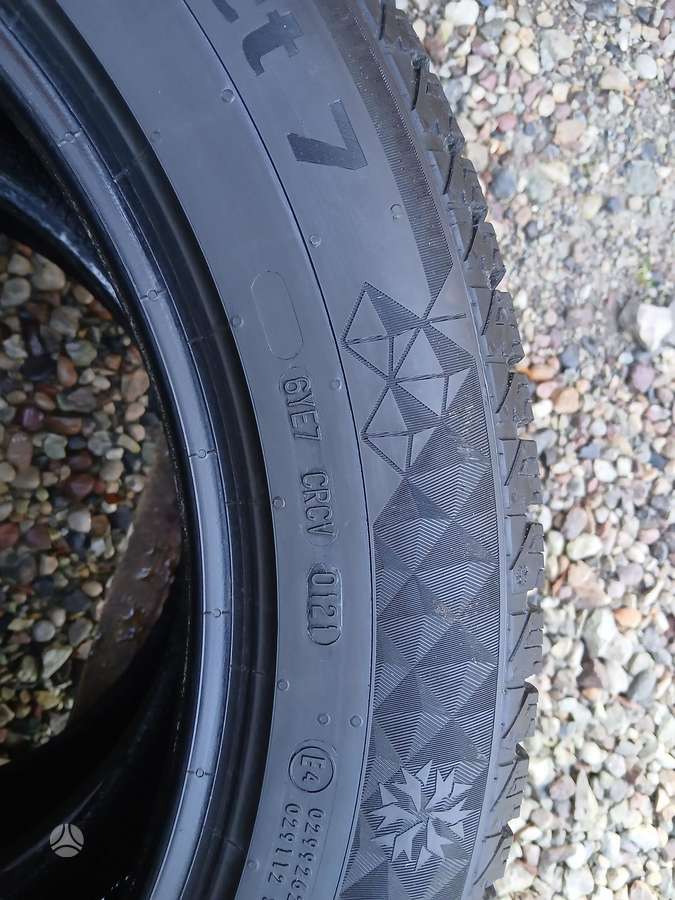 Continental, žieminės 235/55 R19