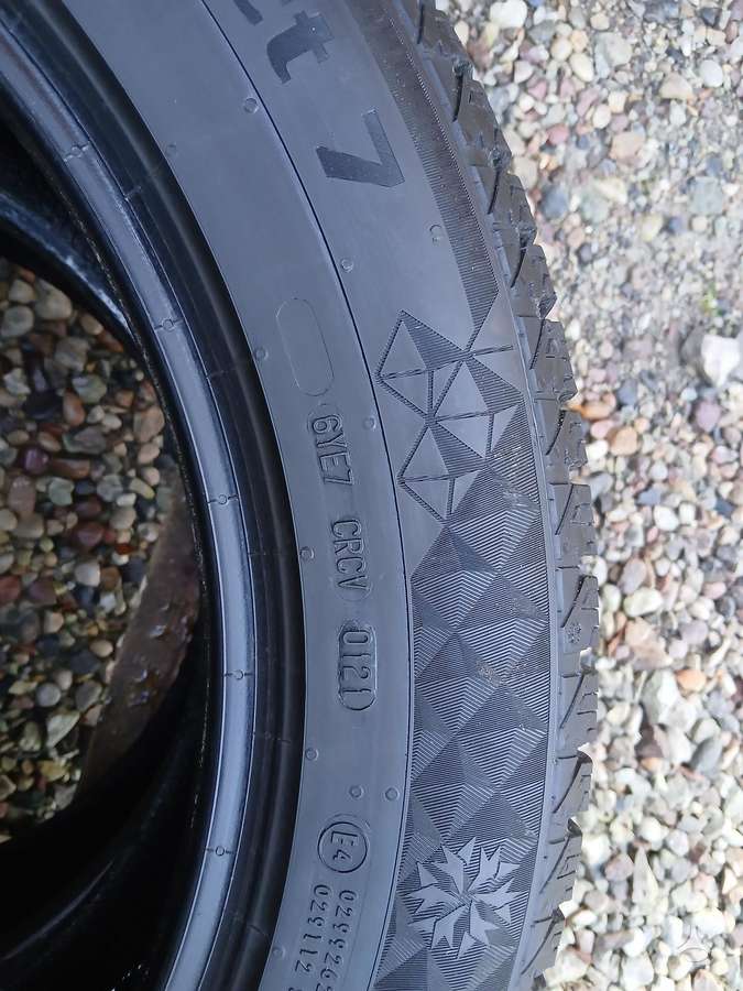 Continental, зимние 235/55 R19