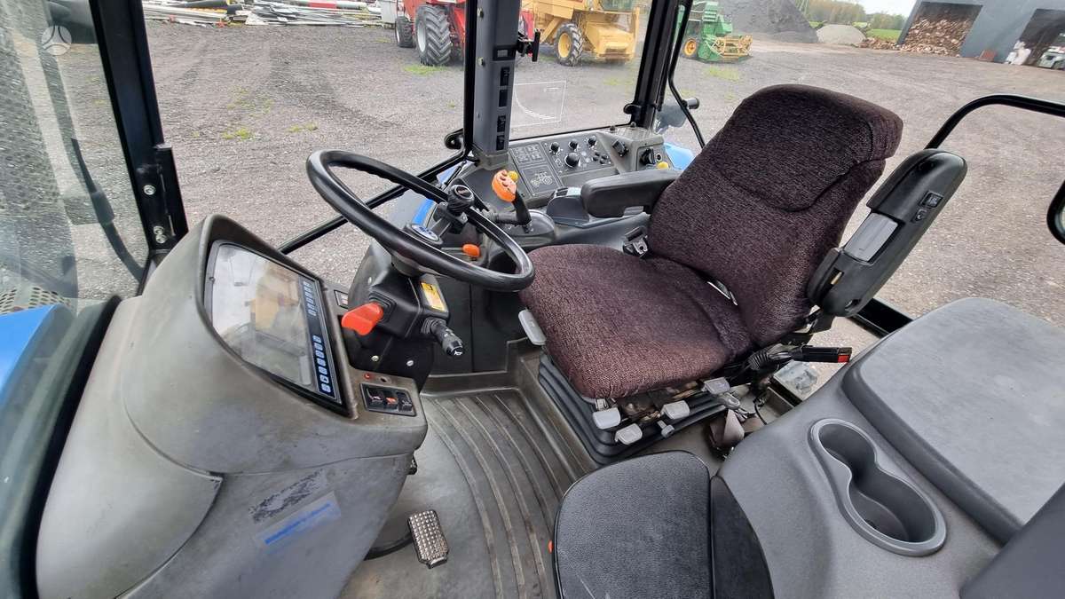 New Holland TM190, tractors