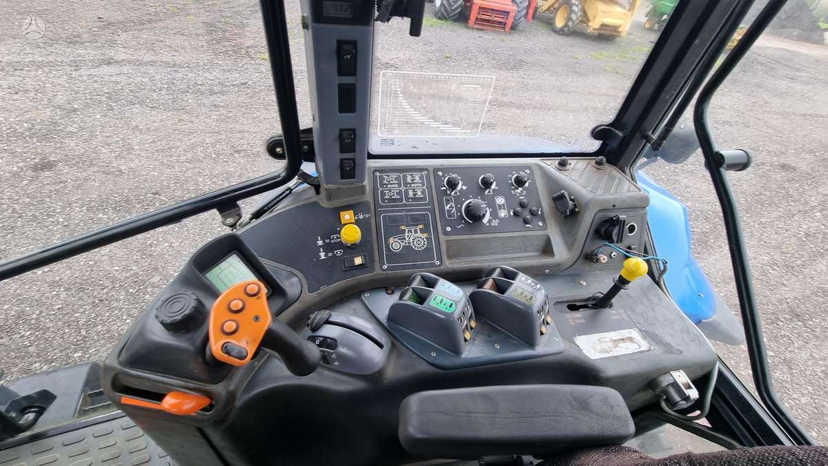 New Holland TM190, tractors
