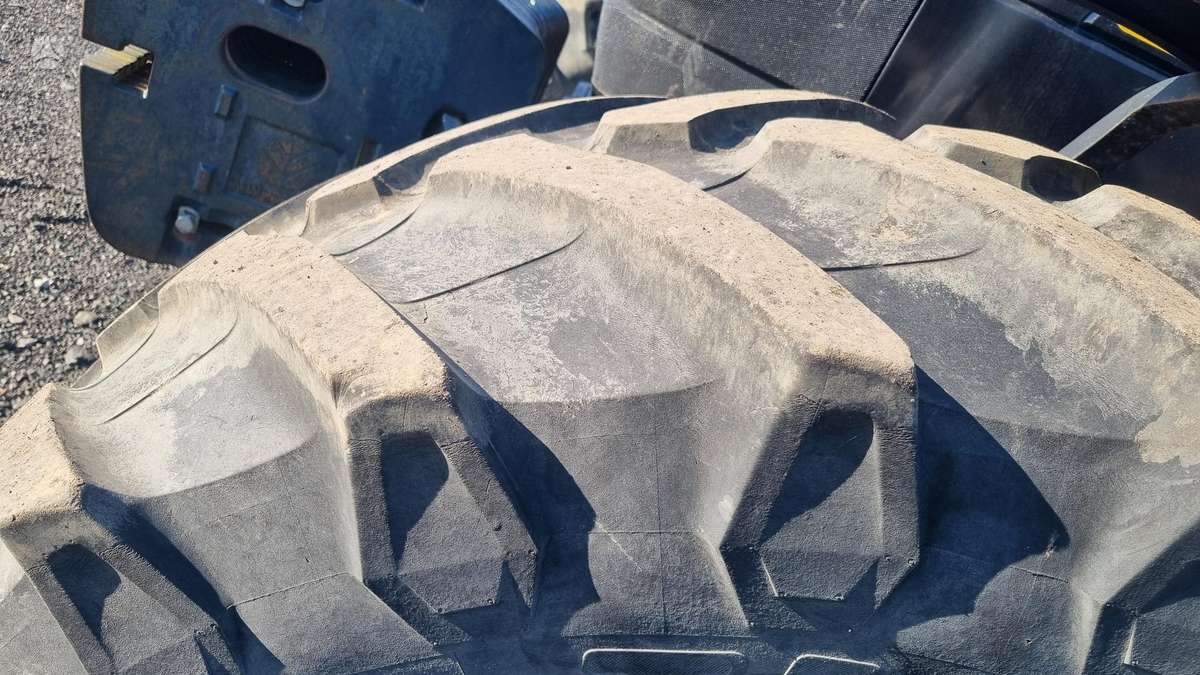 New Holland TM190, tractors