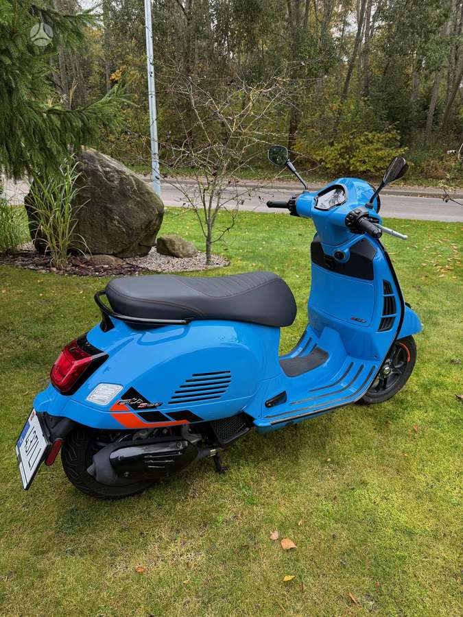 Piaggio Vespa 125cc, scooters / mopeds