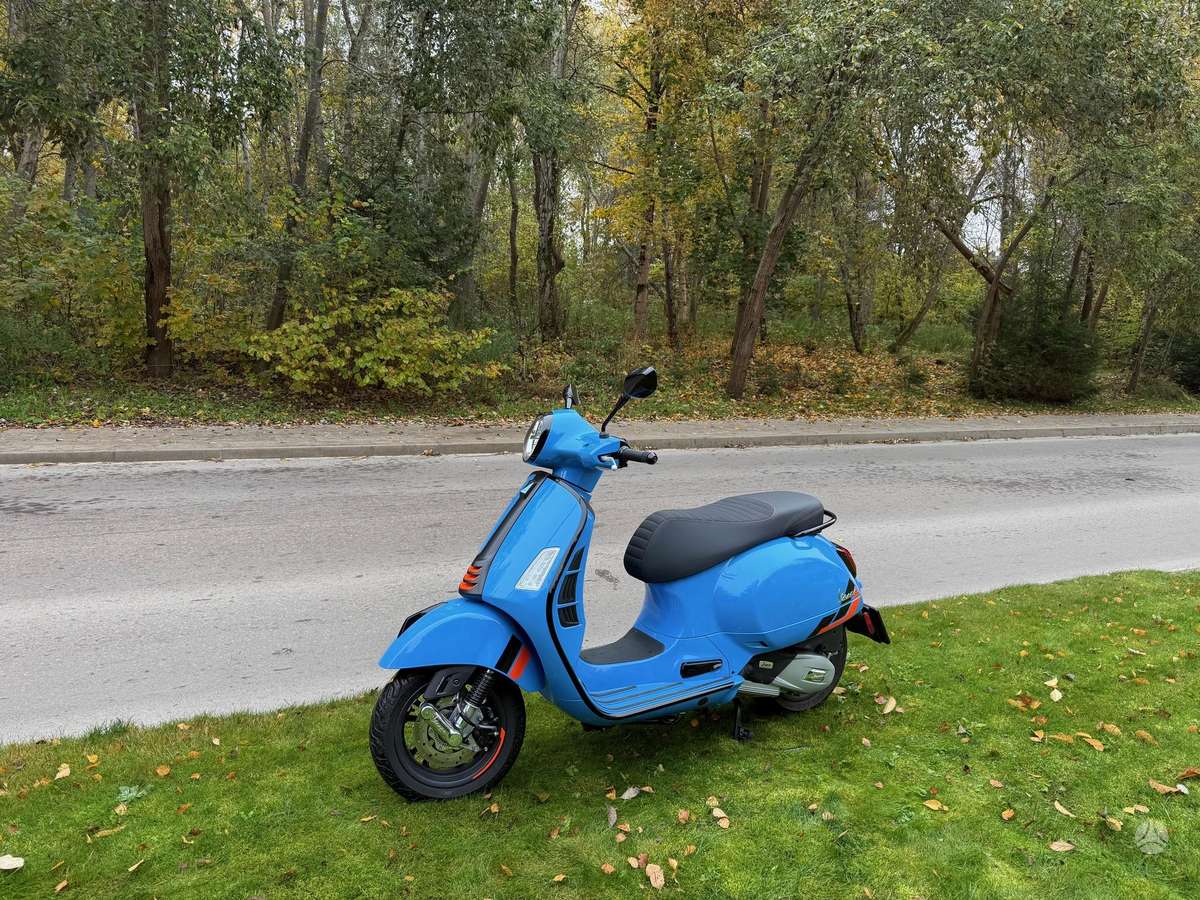 Piaggio Vespa 125cc, scooters / mopeds