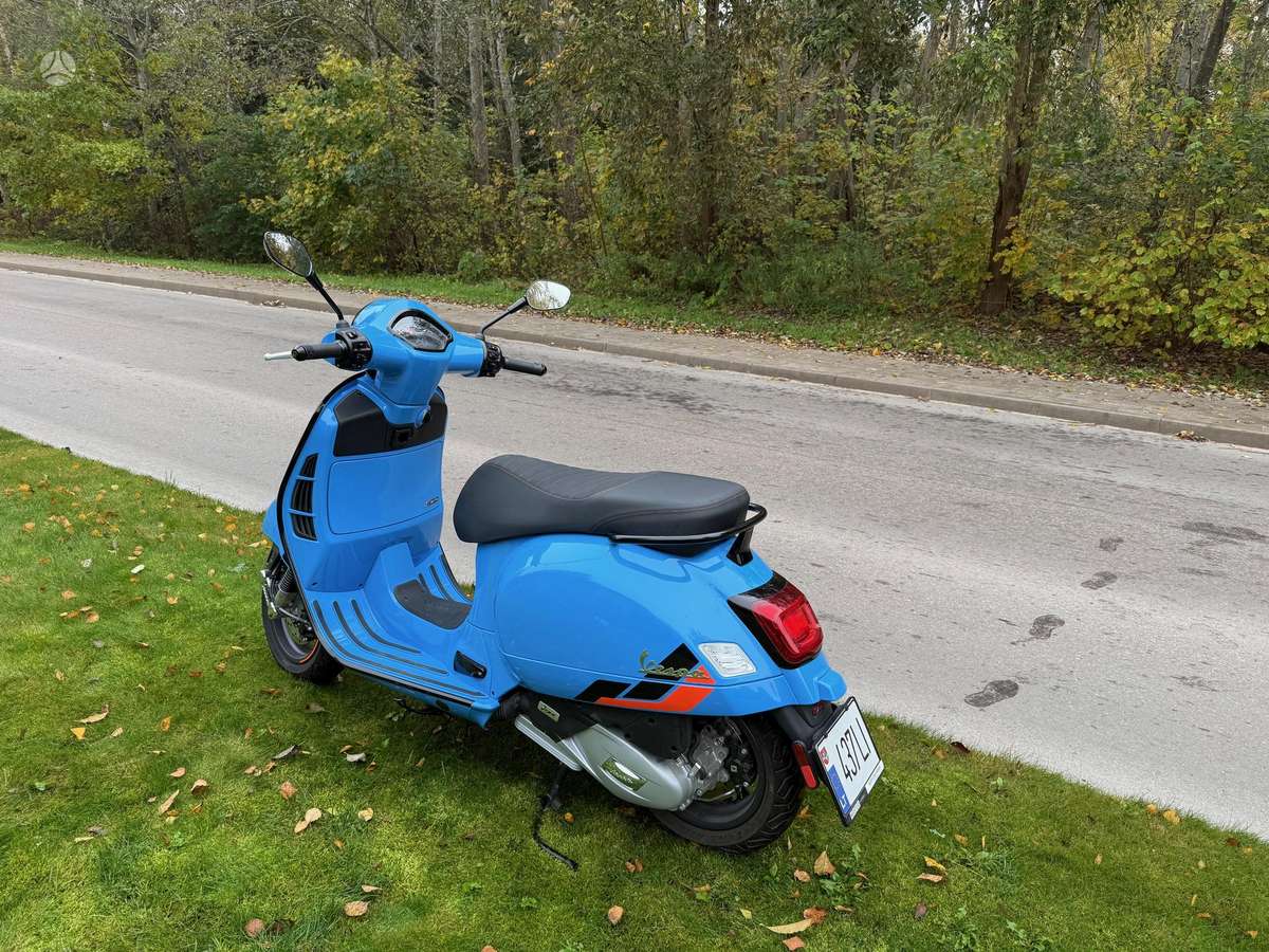Piaggio Vespa 125cc, scooters / mopeds