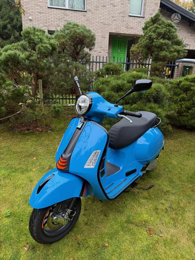 Piaggio Vespa 125cc, scooters / mopeds