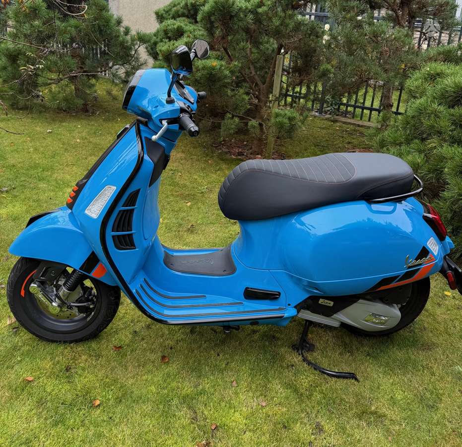 Piaggio Vespa 125cc, scooters / mopeds