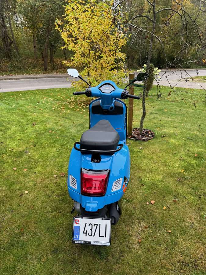 Piaggio Vespa 125cc, scooters / mopeds