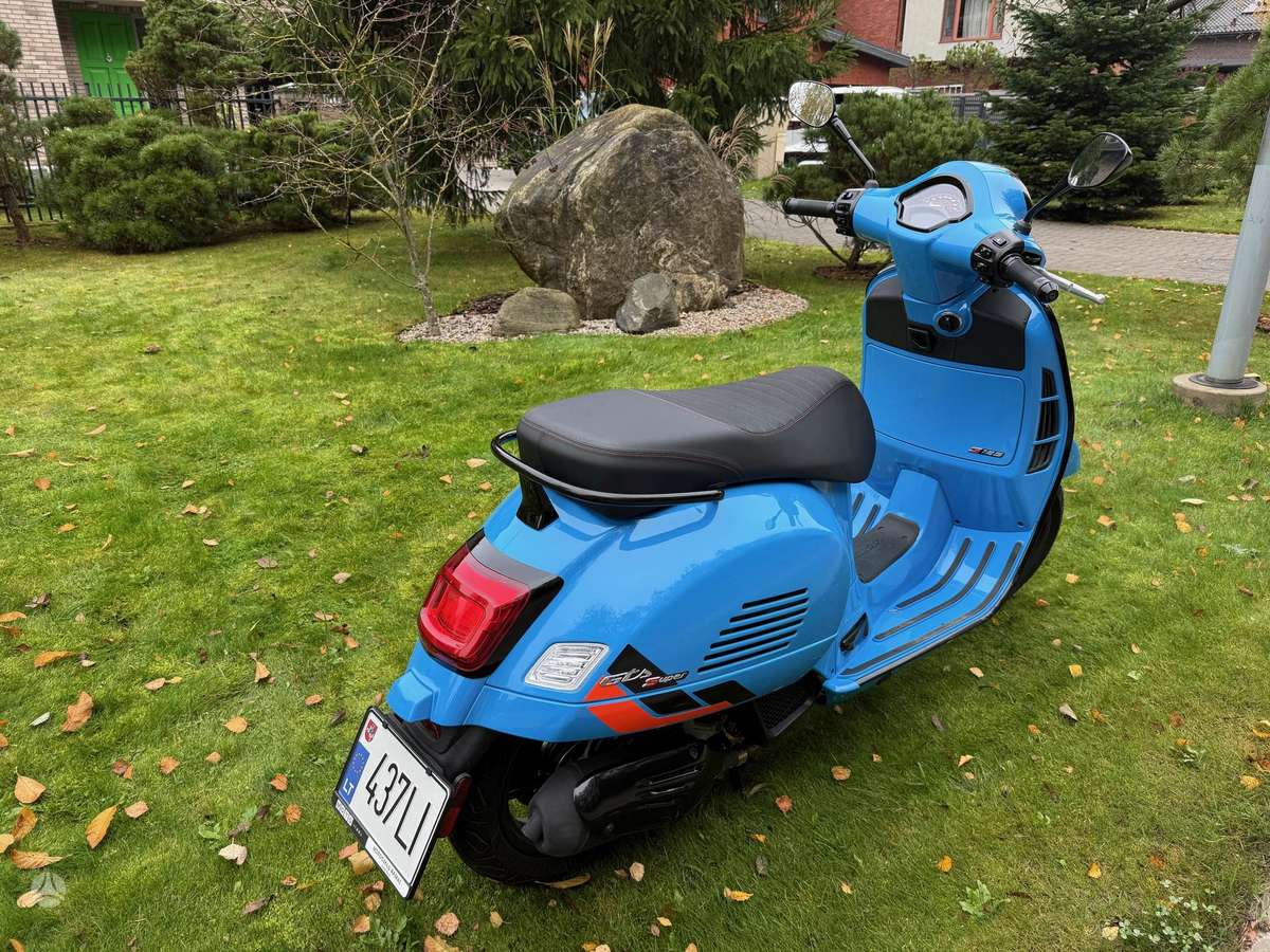 Piaggio Vespa 125cc, scooters / mopeds