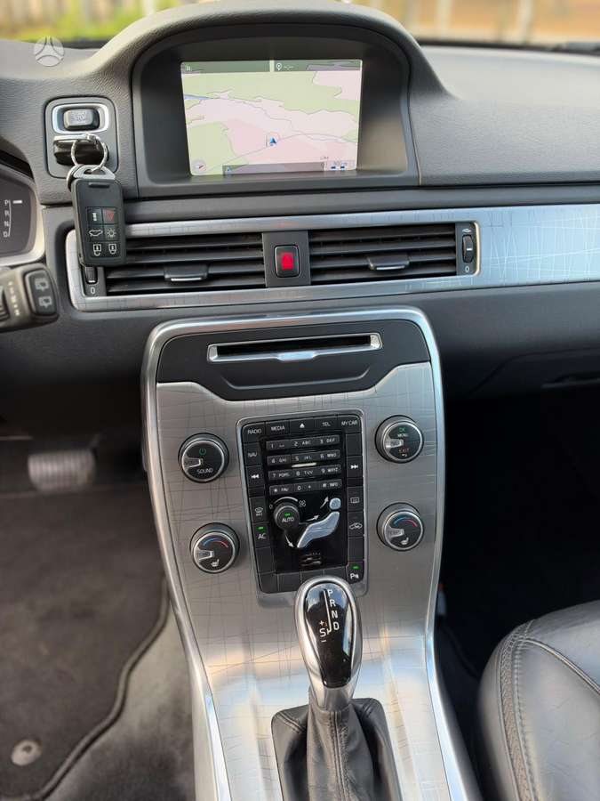 Volvo XC70, 2.0 l., Универсал