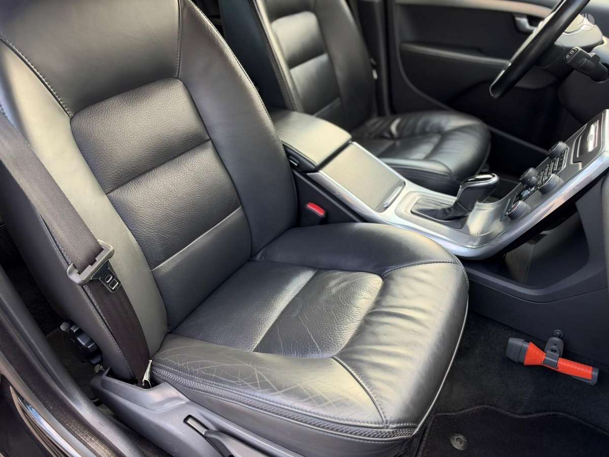 Volvo XC70, 2.0 l., Универсал