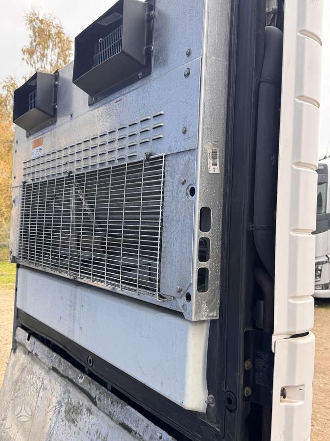 Volvo Carrier Vector 1350, refrigerated