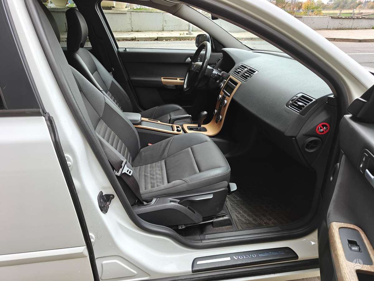Volvo V50, 2.4 l., Универсал