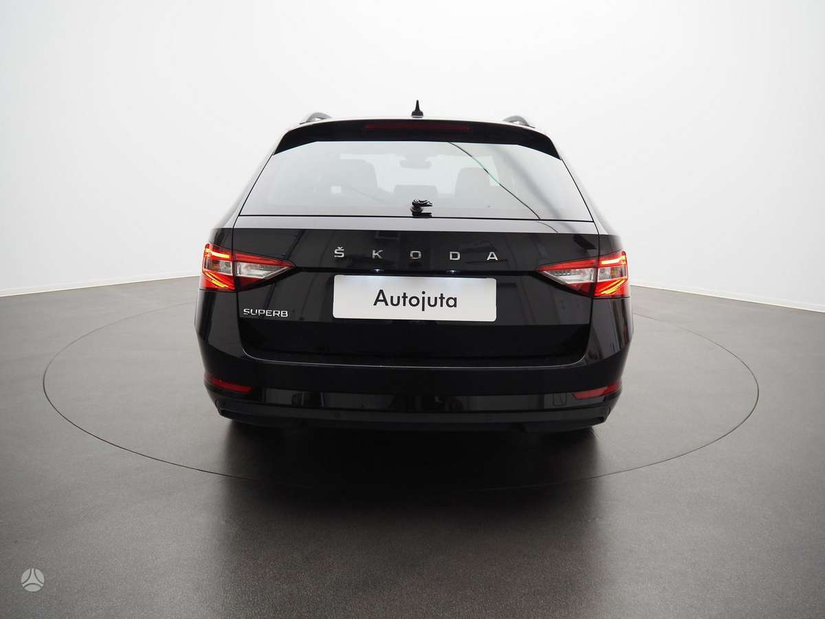 Skoda Superb, universalas