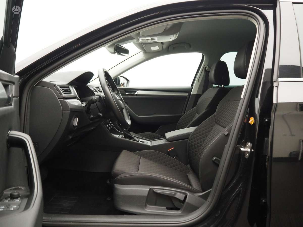 Skoda Superb, universalas