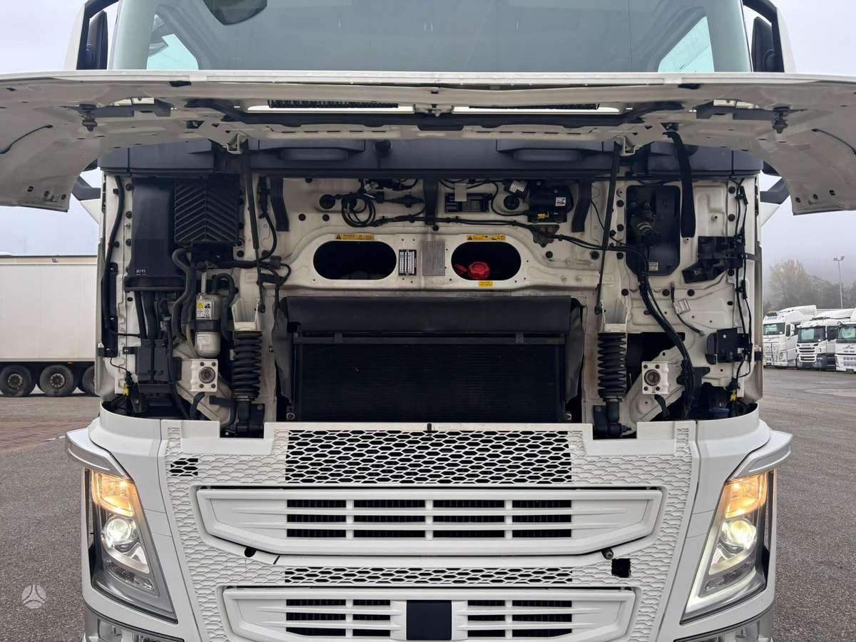 Volvo FH540, автоцистерны