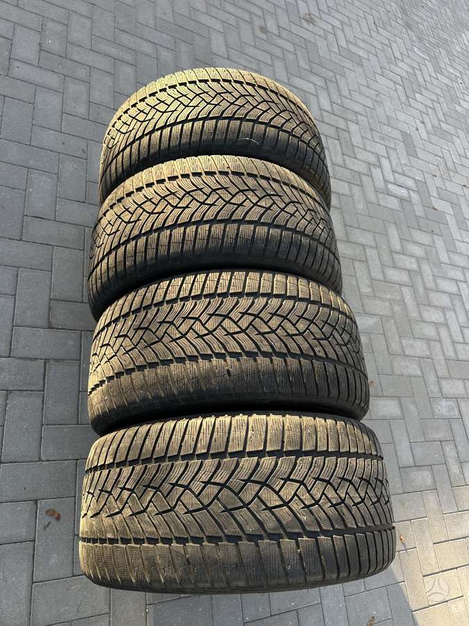 Goodyear UltraGrip Performance, winter 295/35 R21