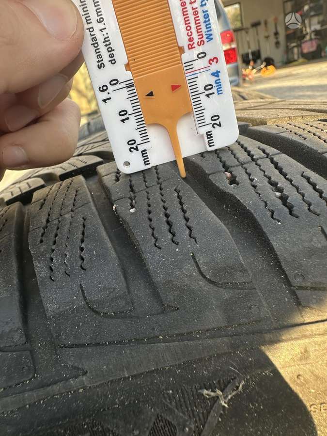 Goodyear UltraGrip Performance, winter 295/35 R21