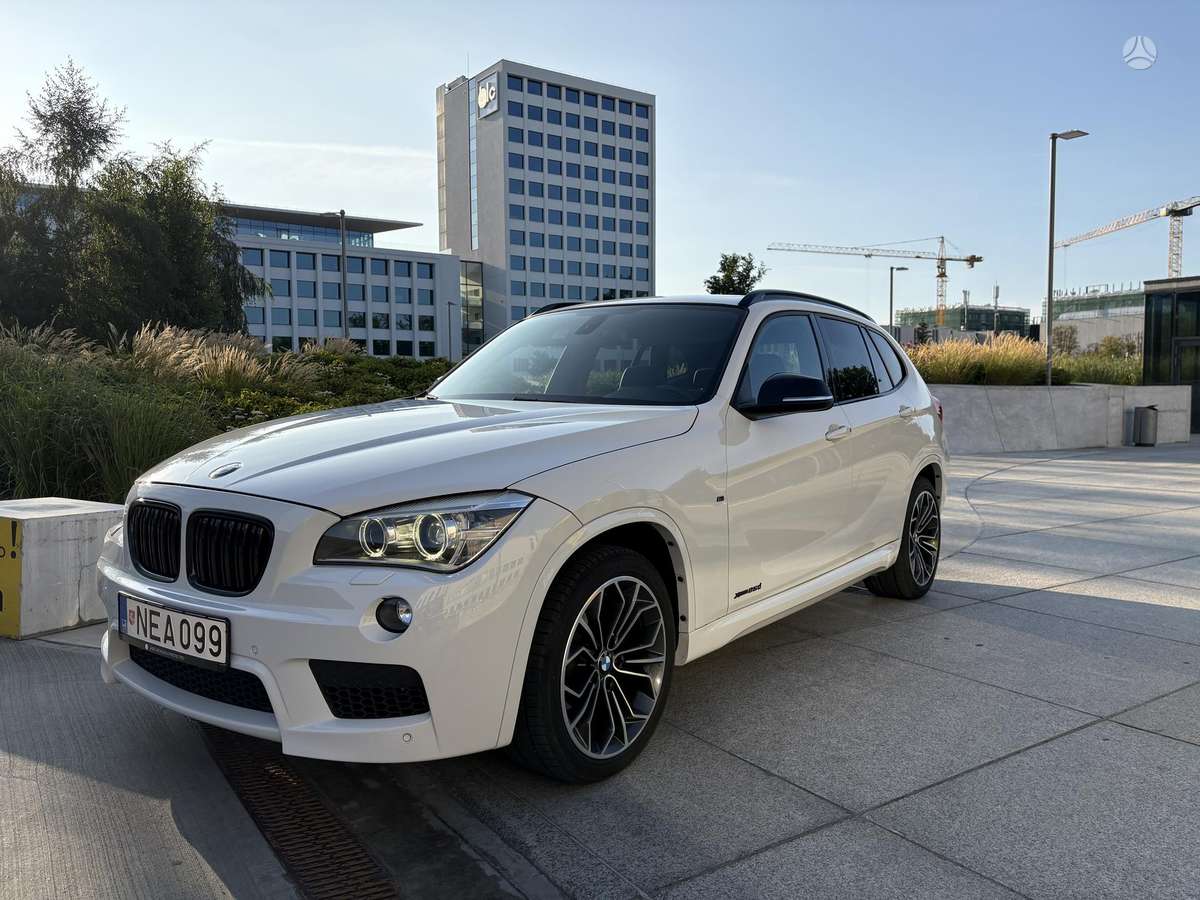 BMW X1, 2.0 l., Внедорожник / Кроссовер