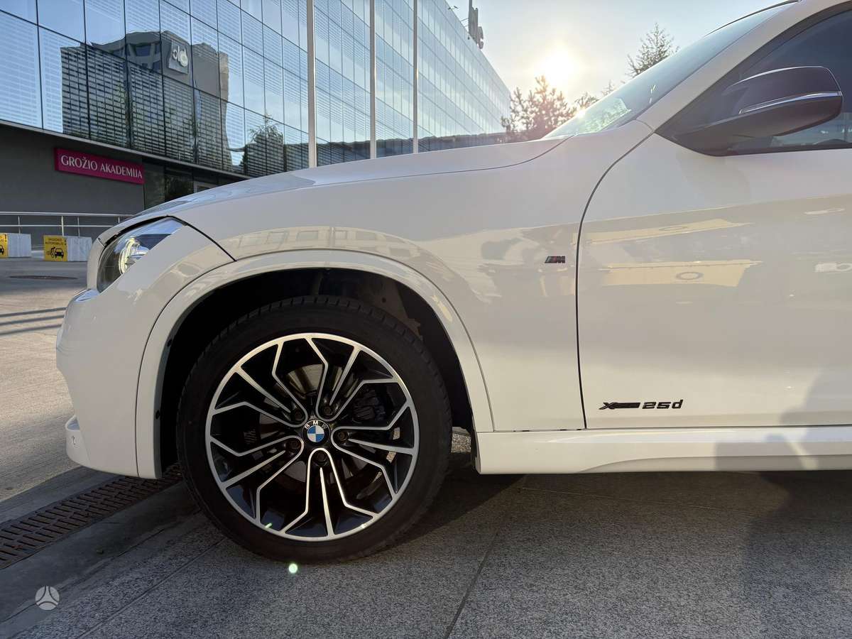 BMW X1, 2.0 l., Внедорожник / Кроссовер