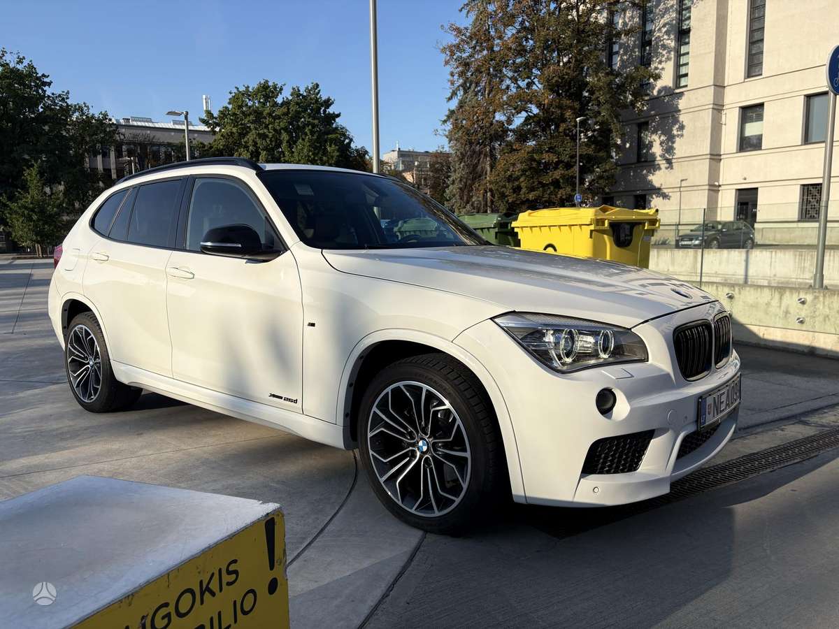 BMW X1, 2.0 l., Внедорожник / Кроссовер