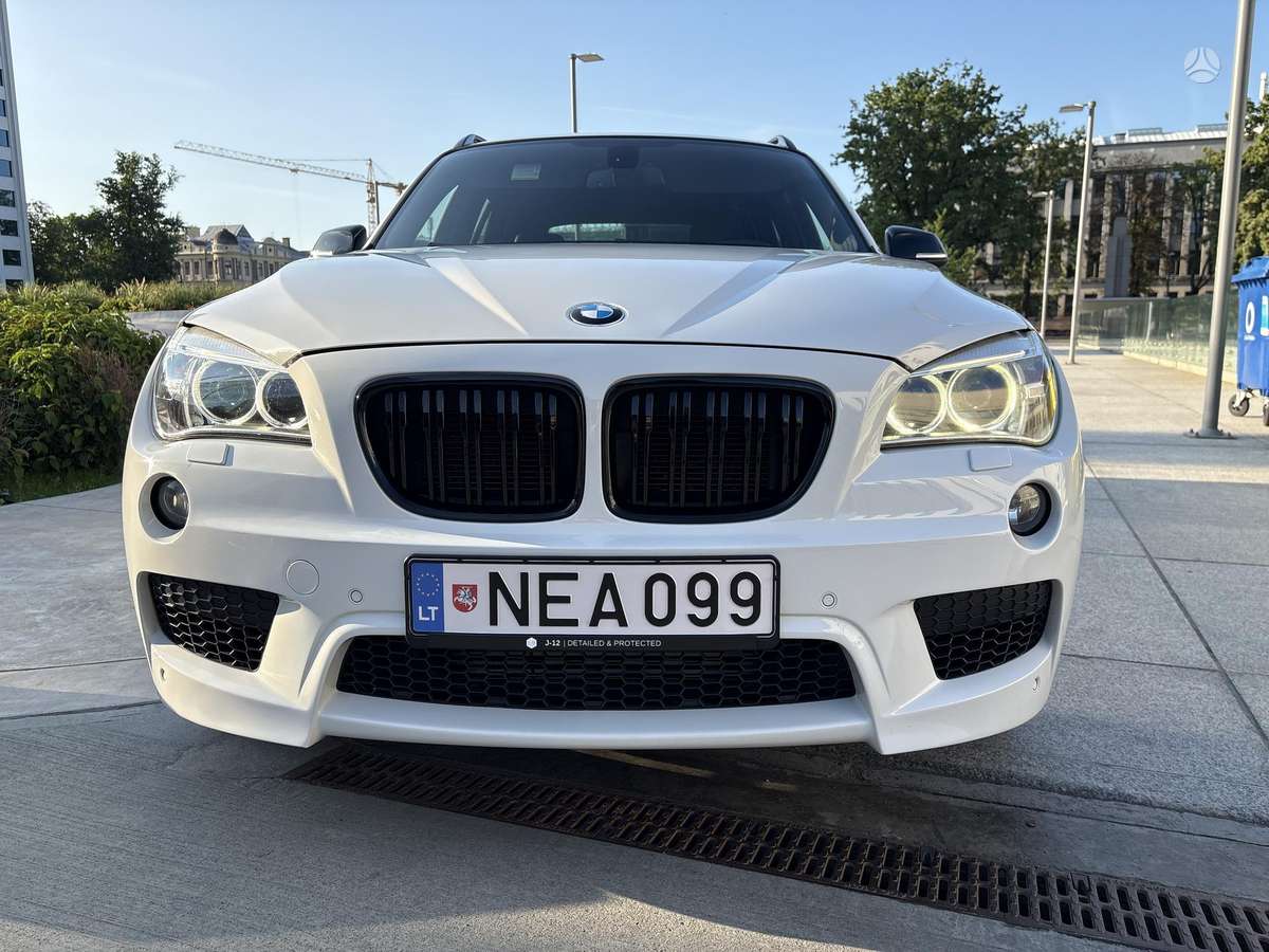BMW X1, 2.0 l., Внедорожник / Кроссовер