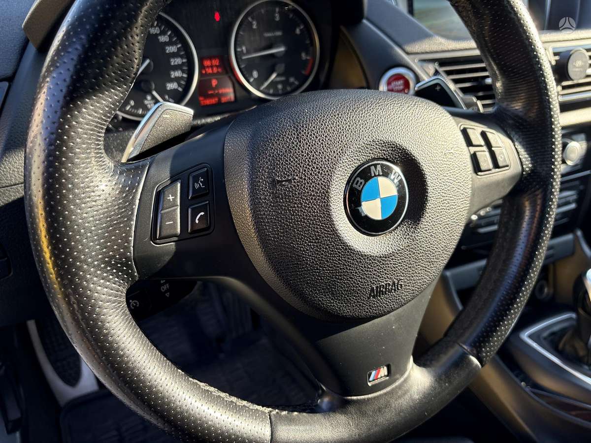 BMW X1, 2.0 l., Внедорожник / Кроссовер