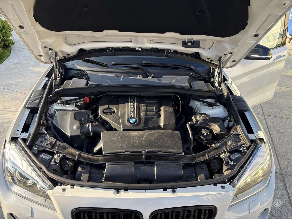 BMW X1, 2.0 l., Внедорожник / Кроссовер