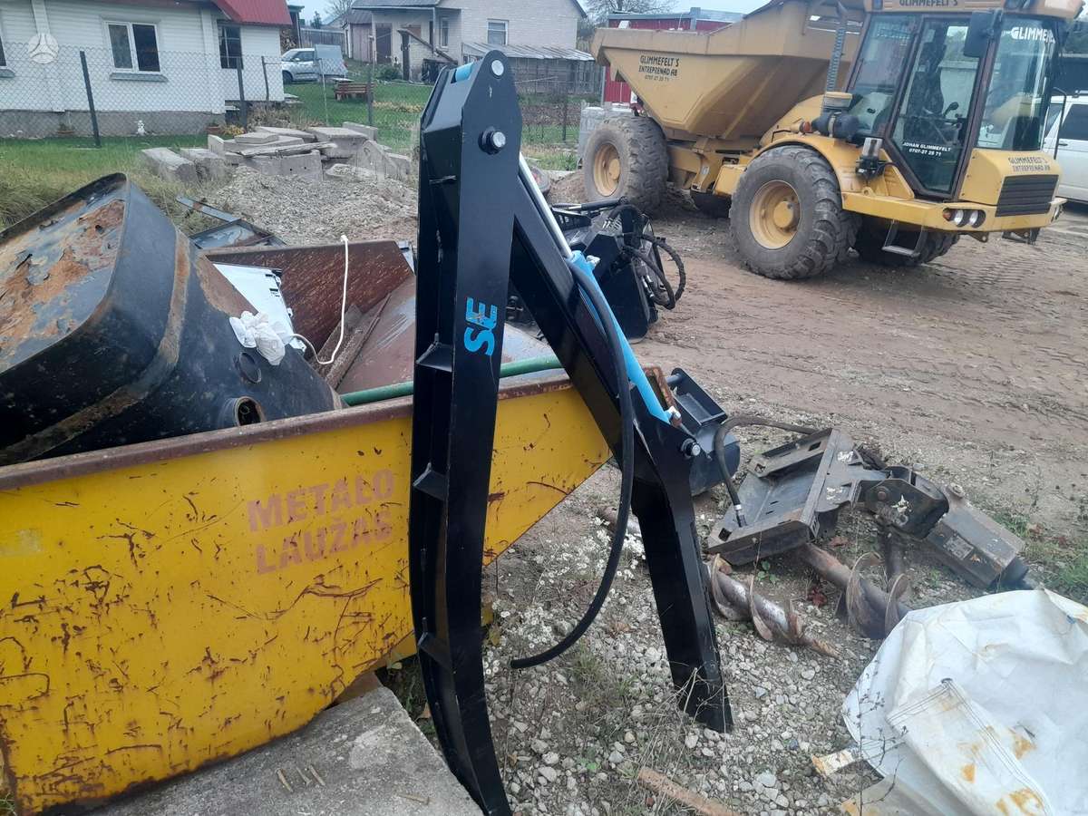 Bobcat S 300, kaušai