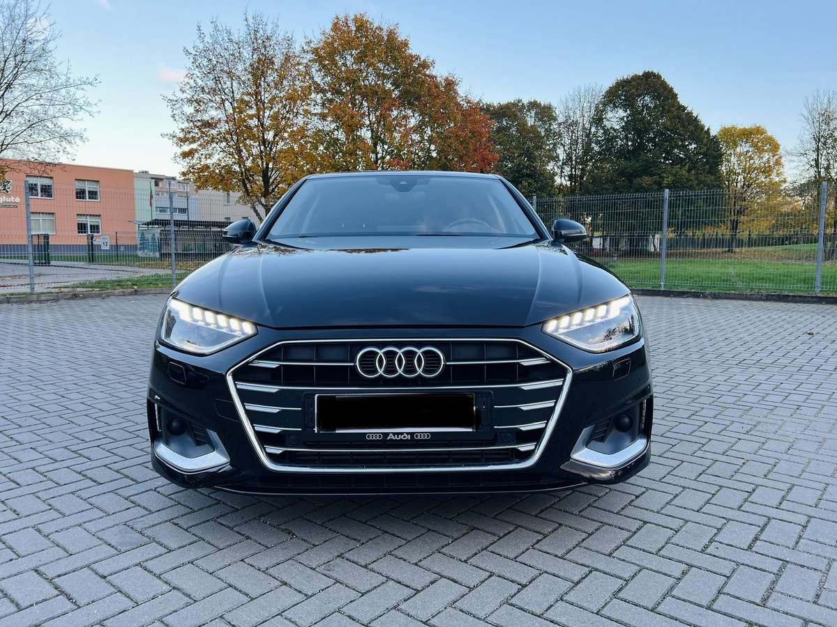 Audi A4, 2.0 l., Седан