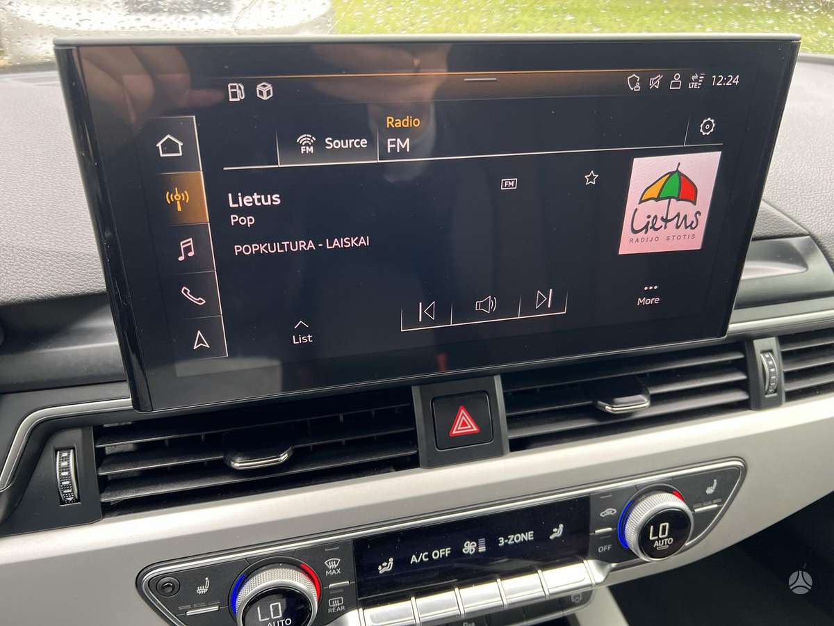 Audi A4, 2.0 l., Седан