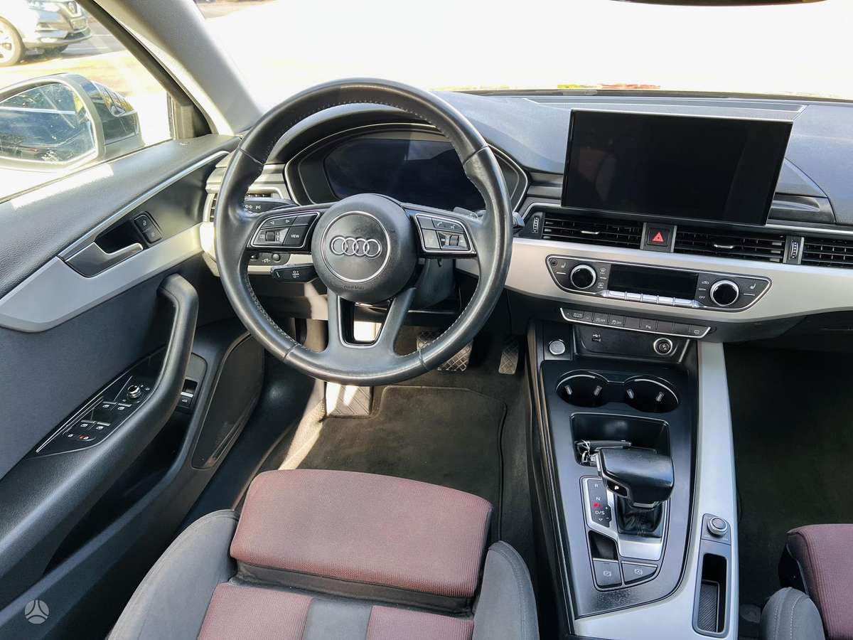 Audi A4, 2.0 l., Седан