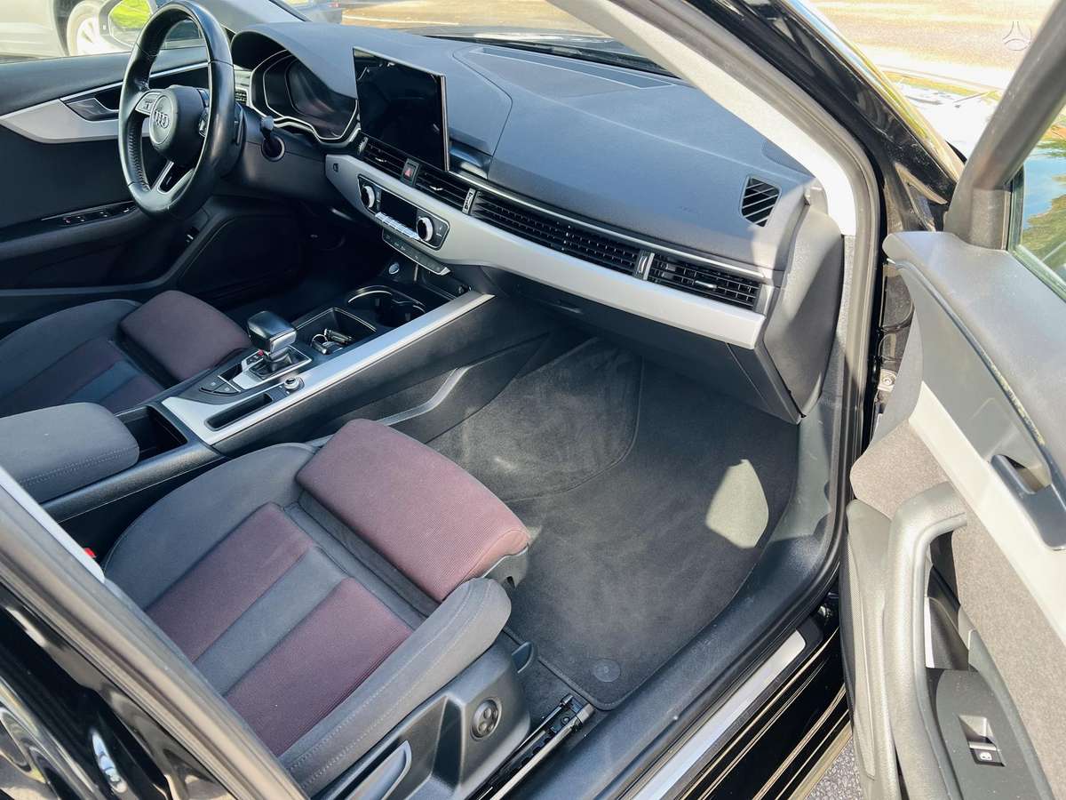 Audi A4, 2.0 l., Седан
